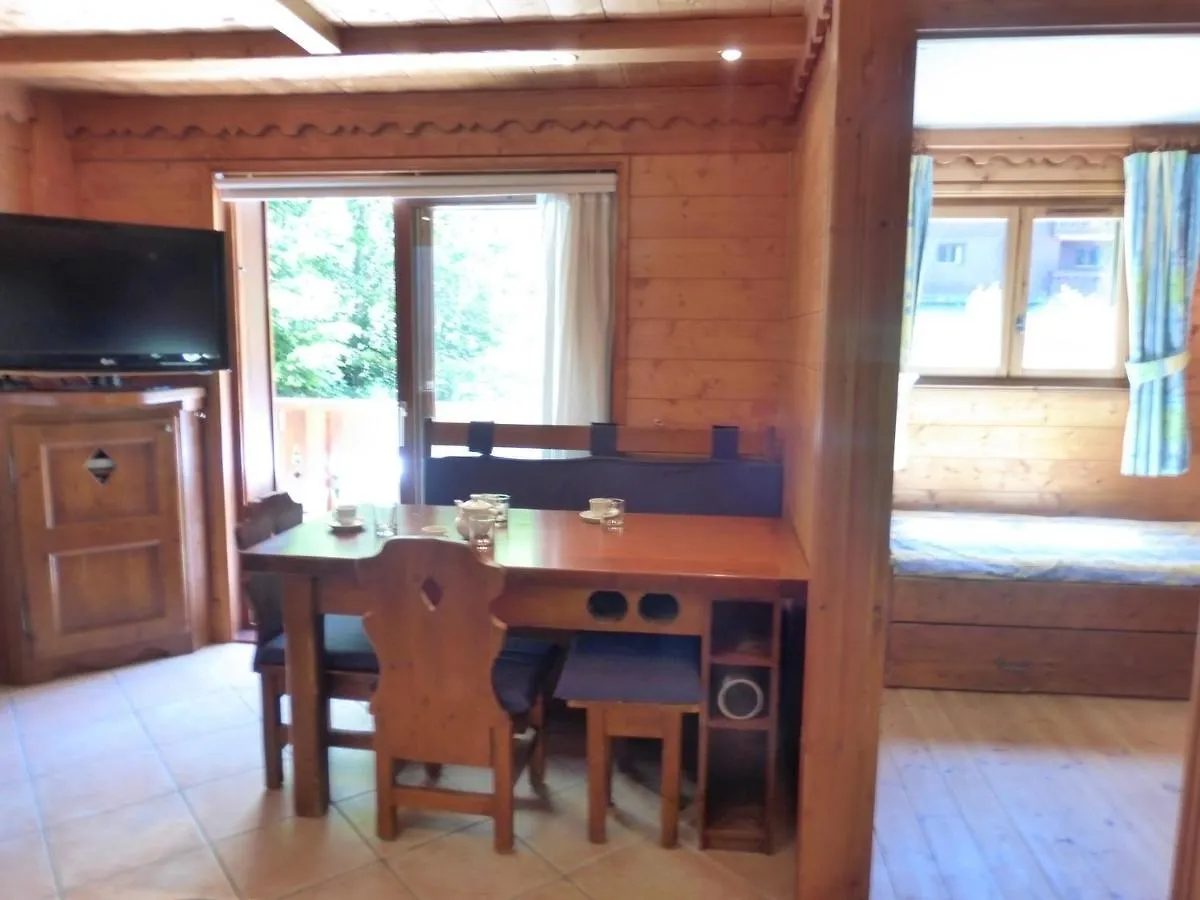 Appartement 3 Pieces 6 Pers A Meribel Village, Pied Des Pistes, Balcon, Piscine Chauffee - Fr-1-411-602 Les Allues